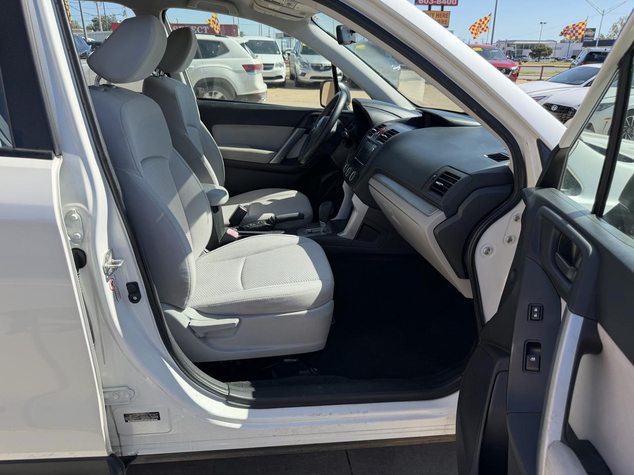 Subaru Forester 4dr Auto 2.5i PZEV 2014