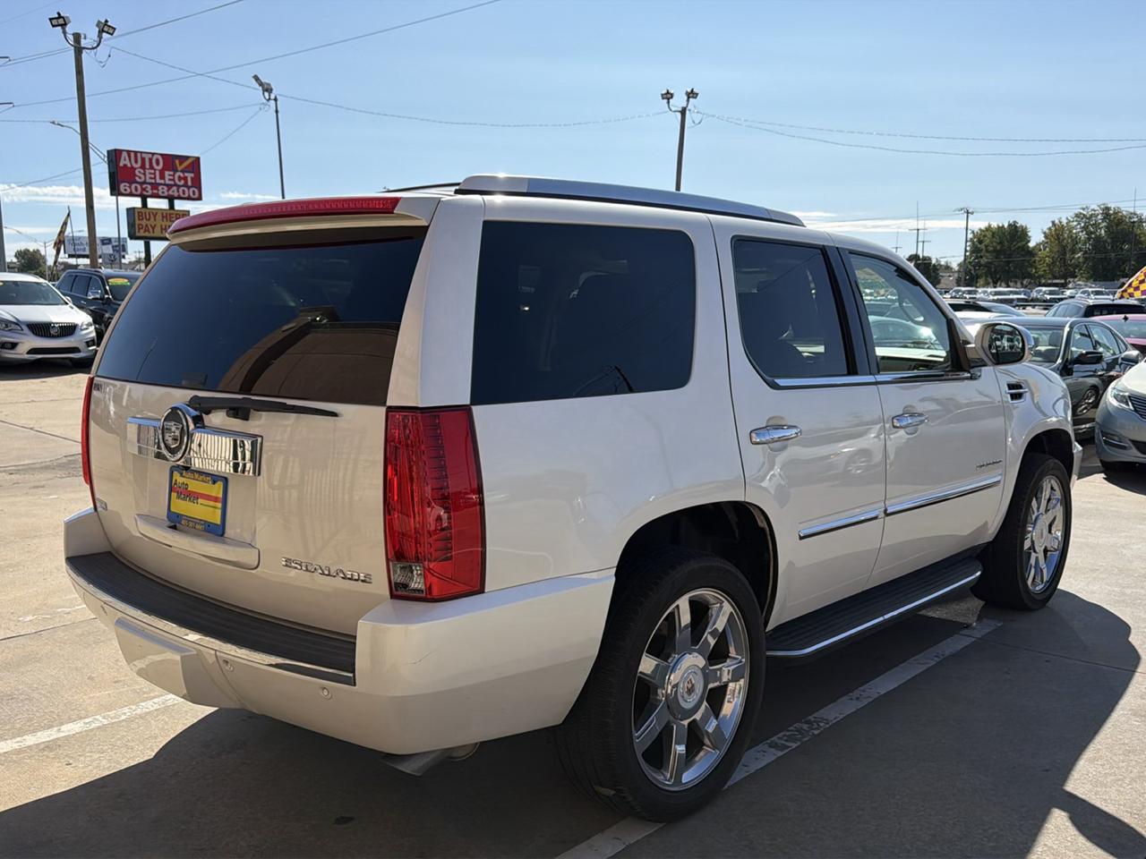 Cadillac Escalade 2WD 4dr Luxury 2012