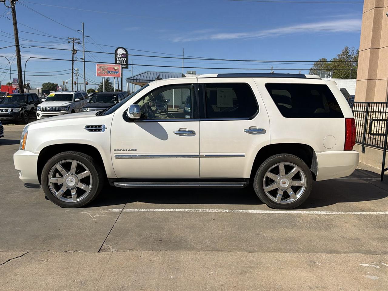 Cadillac Escalade 2WD 4dr Luxury 2012