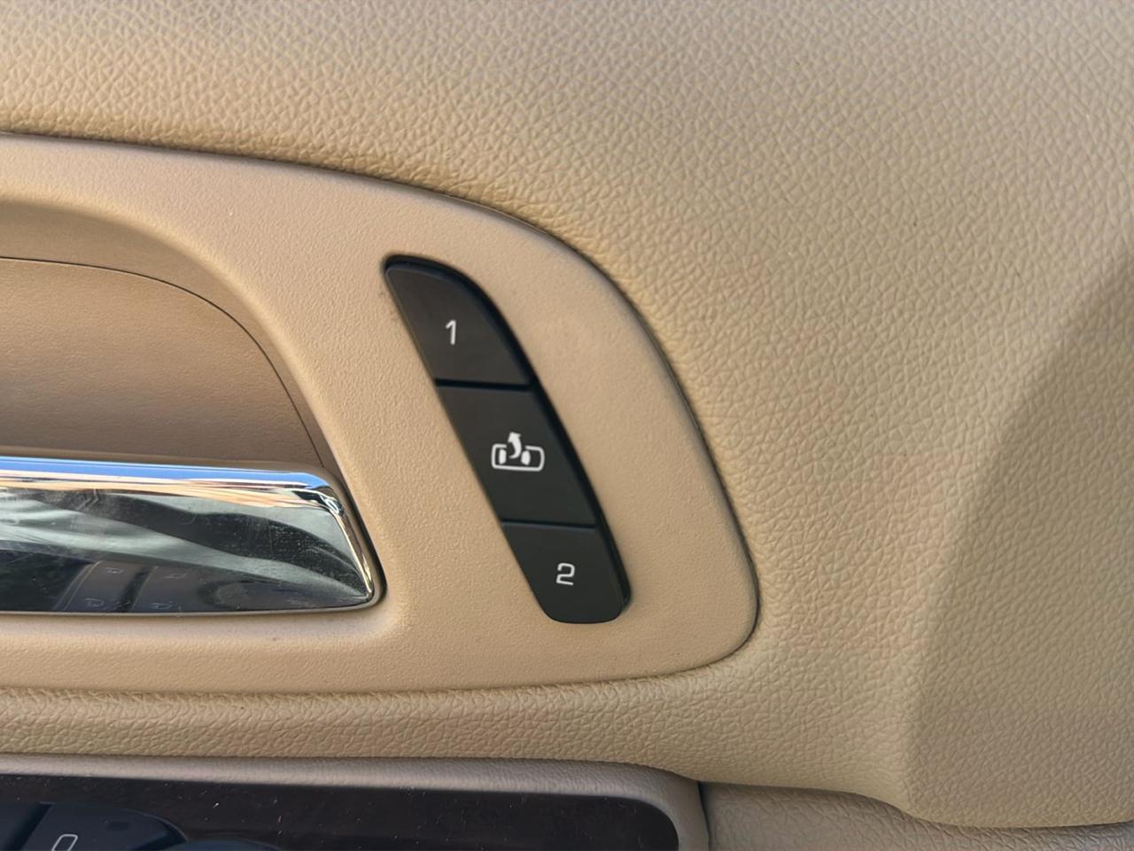 Cadillac Escalade 2WD 4dr Luxury 2012
