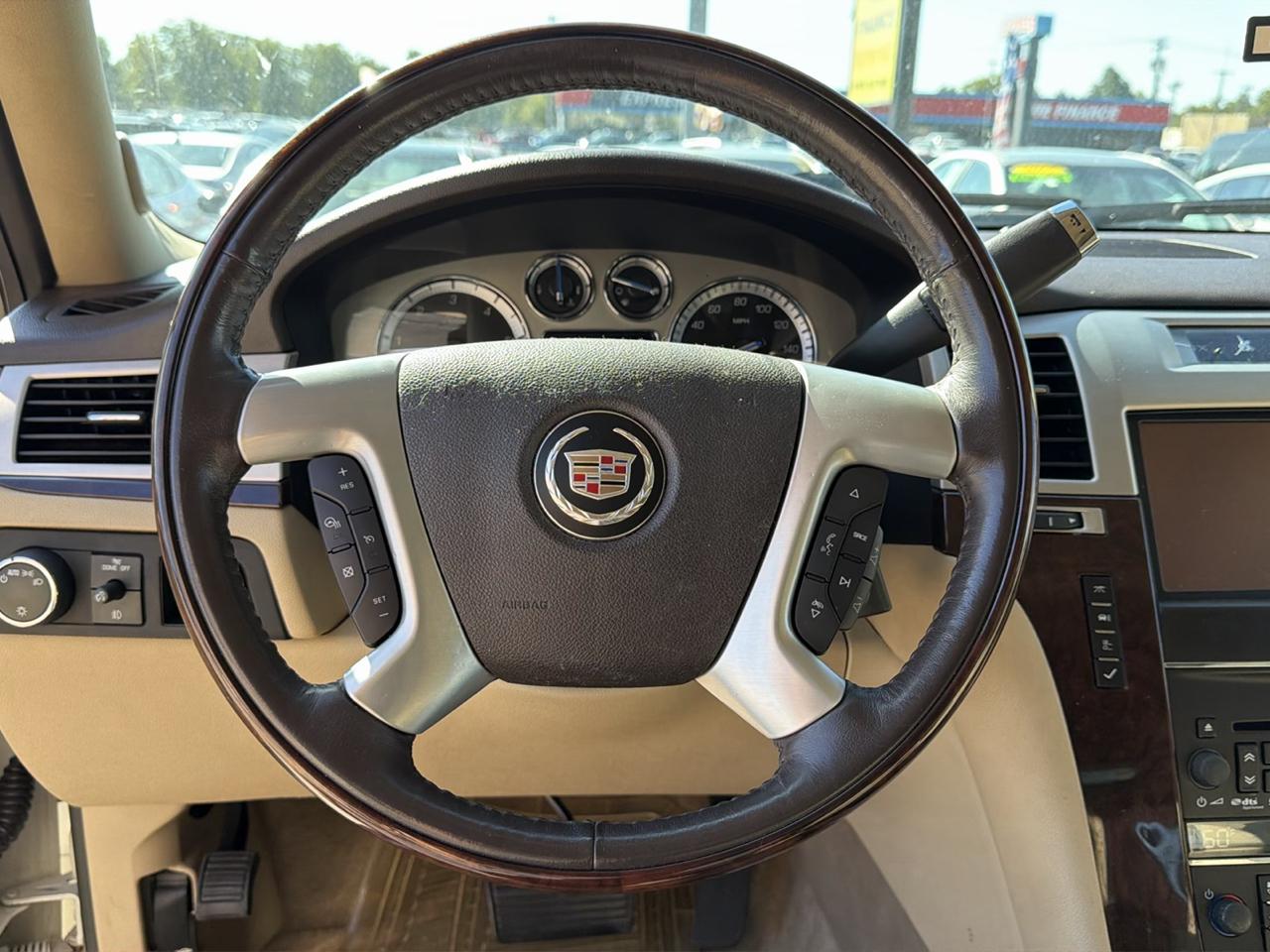 Cadillac Escalade 2WD 4dr Luxury 2012