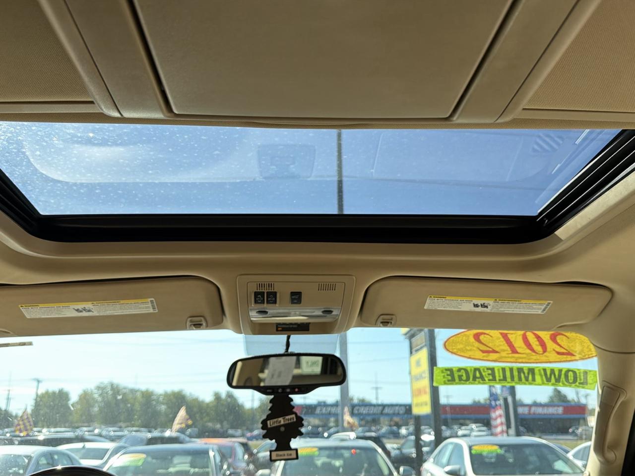 Cadillac Escalade 2WD 4dr Luxury 2012
