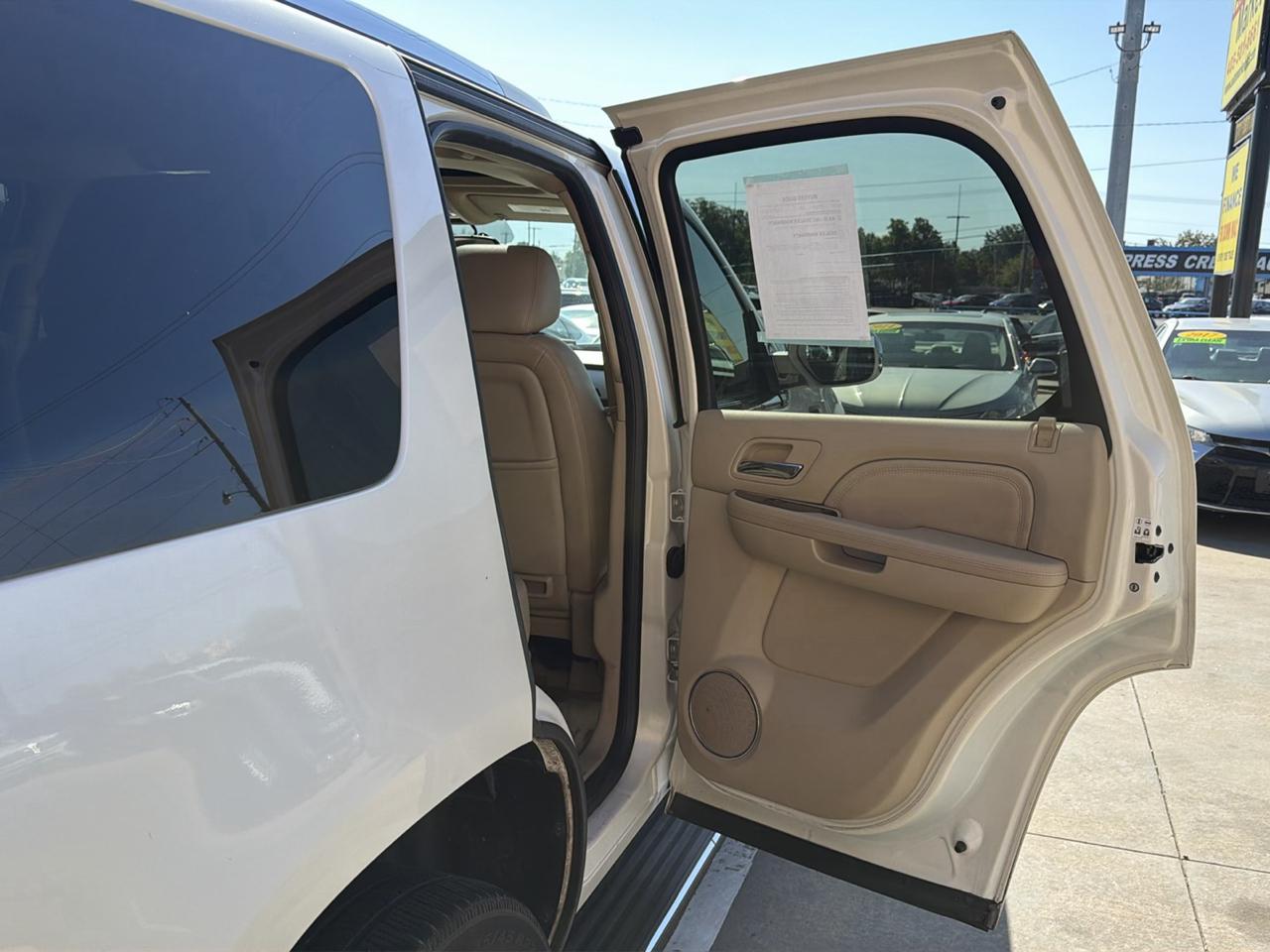 Cadillac Escalade 2WD 4dr Luxury 2012