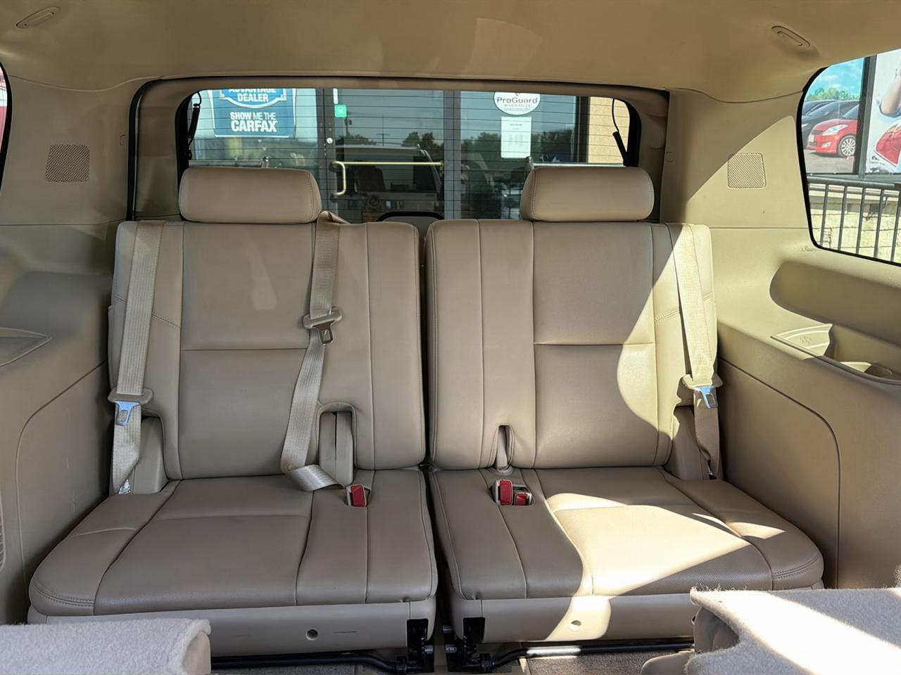 Cadillac Escalade 2WD 4dr Luxury 2012