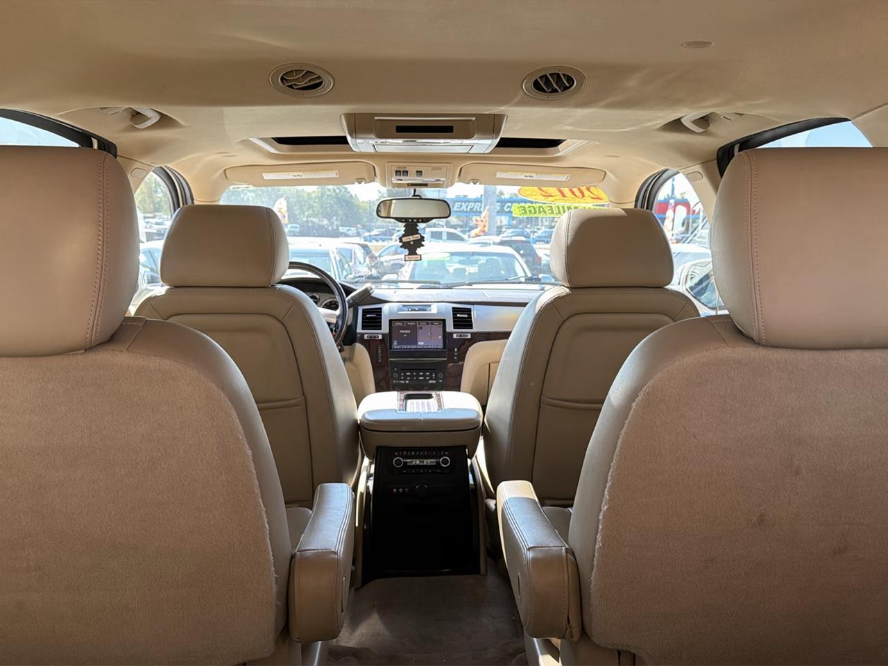Cadillac Escalade 2WD 4dr Luxury 2012