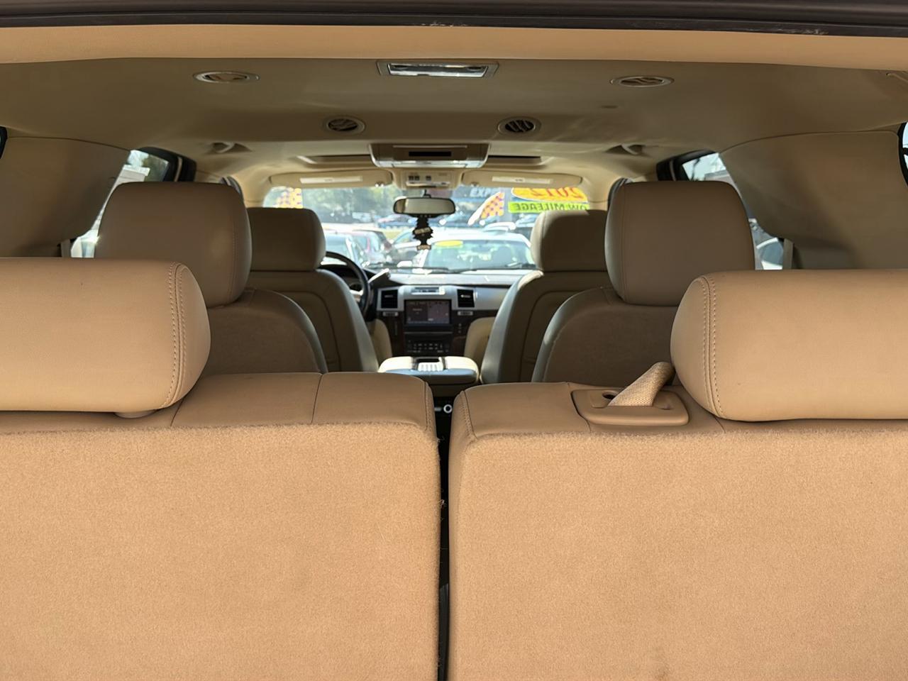 Cadillac Escalade 2WD 4dr Luxury 2012