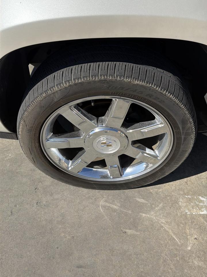 Cadillac Escalade 2WD 4dr Luxury 2012