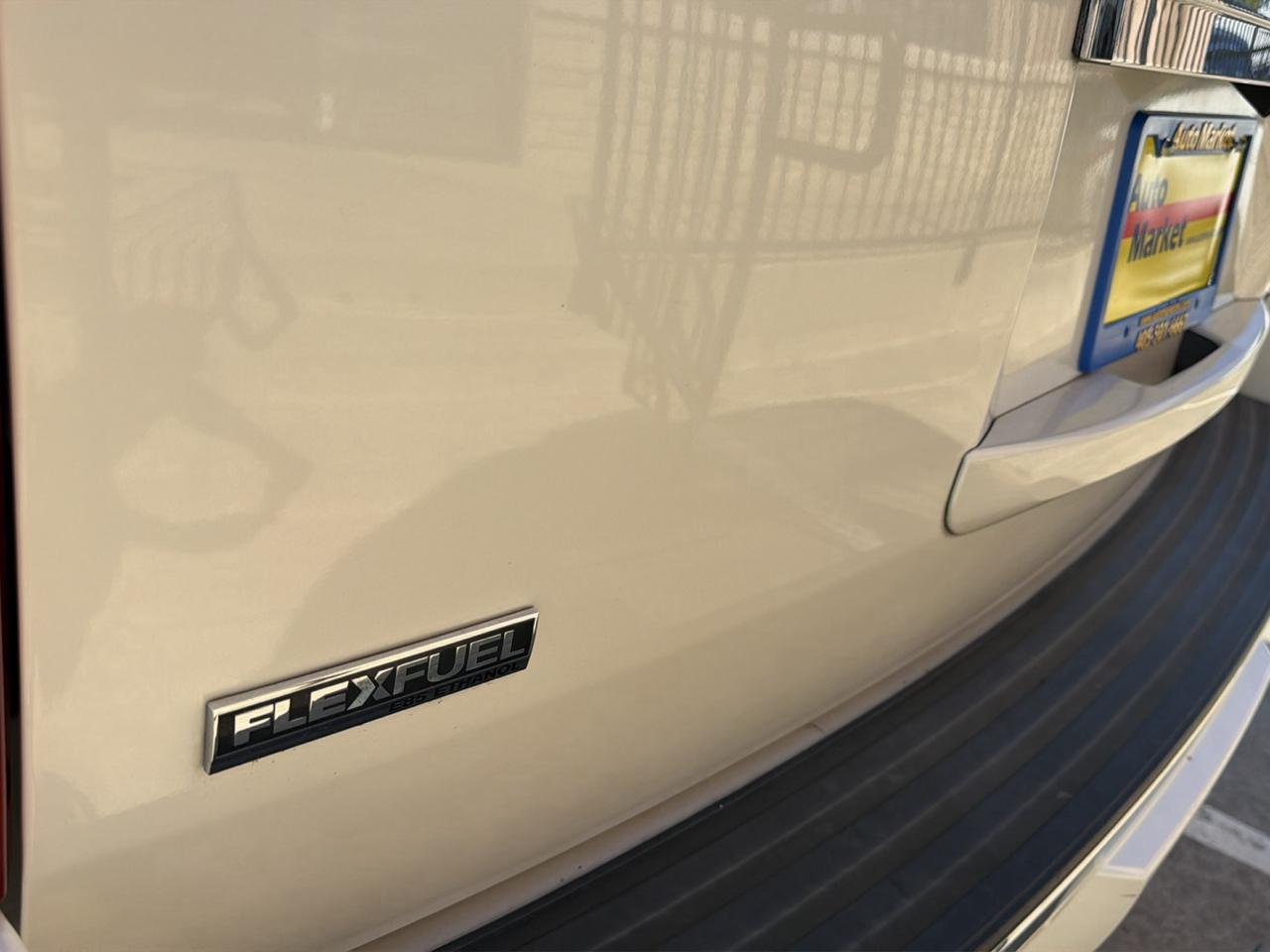 Cadillac Escalade 2WD 4dr Luxury 2012