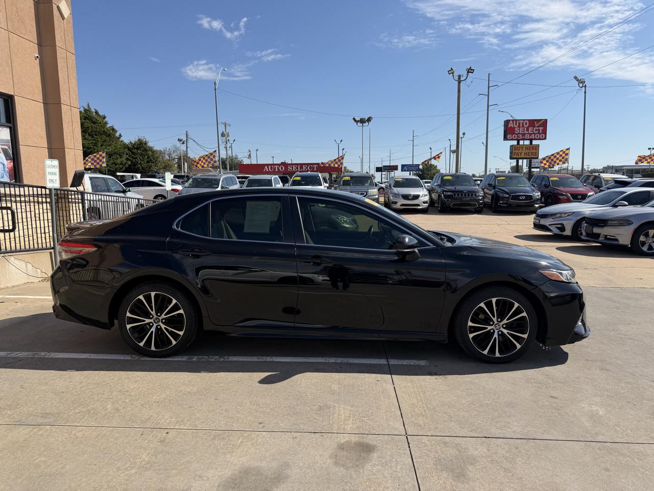 Toyota Camry XLE Auto (Natl) 2018