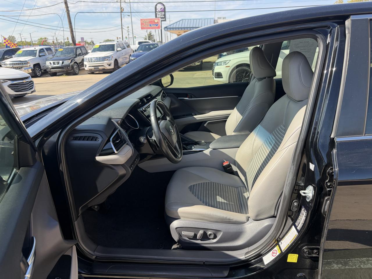 Toyota Camry XLE Auto (Natl) 2018