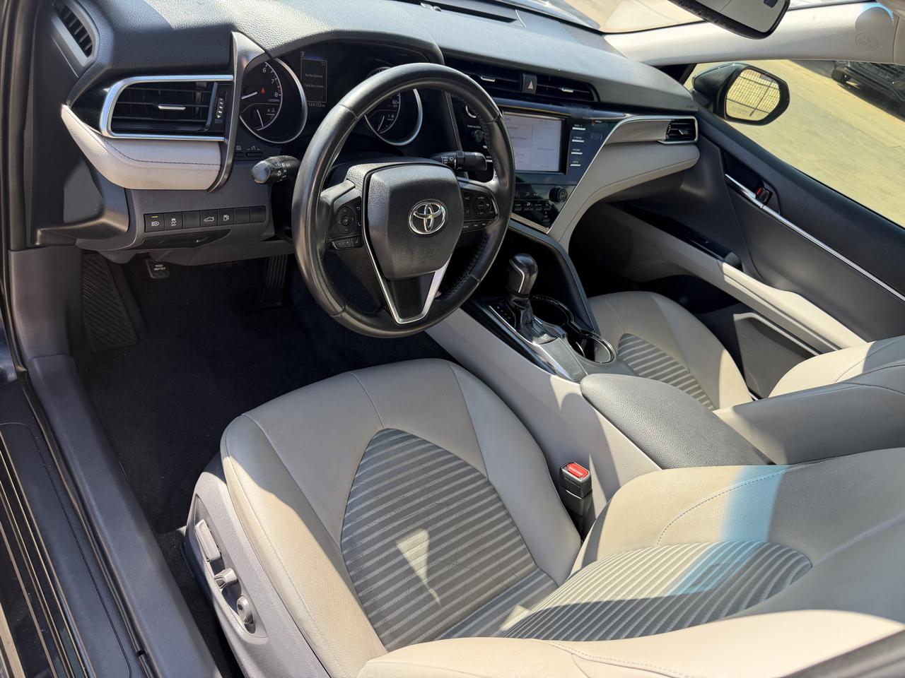 Toyota Camry XLE Auto (Natl) 2018
