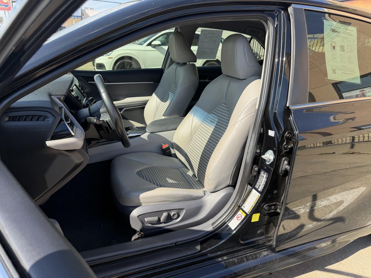 Toyota Camry XLE Auto (Natl) 2018