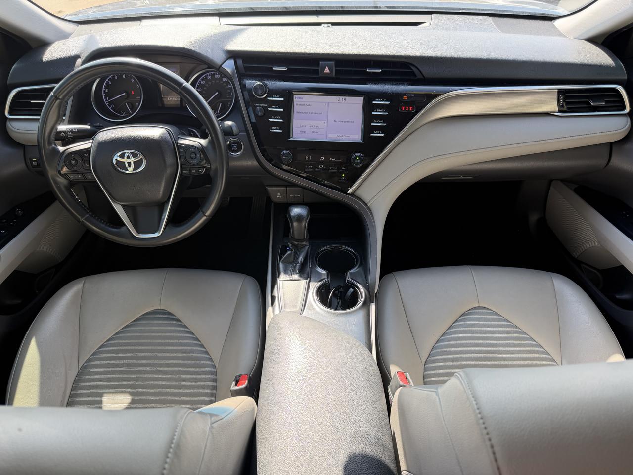 Toyota Camry XLE Auto (Natl) 2018