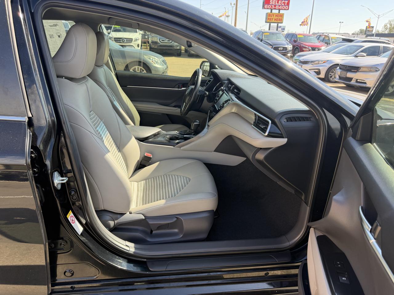 Toyota Camry XLE Auto (Natl) 2018