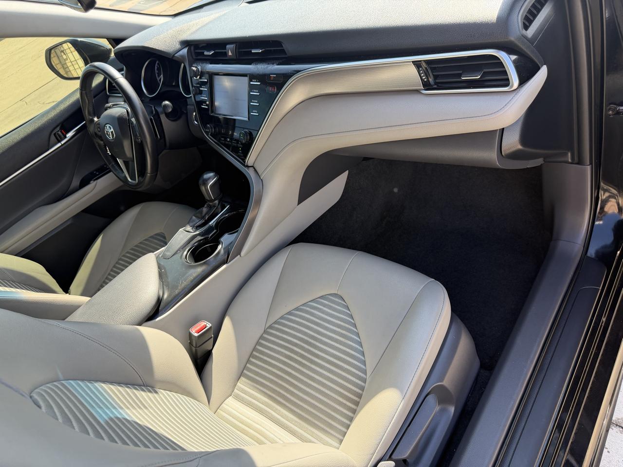 Toyota Camry XLE Auto (Natl) 2018