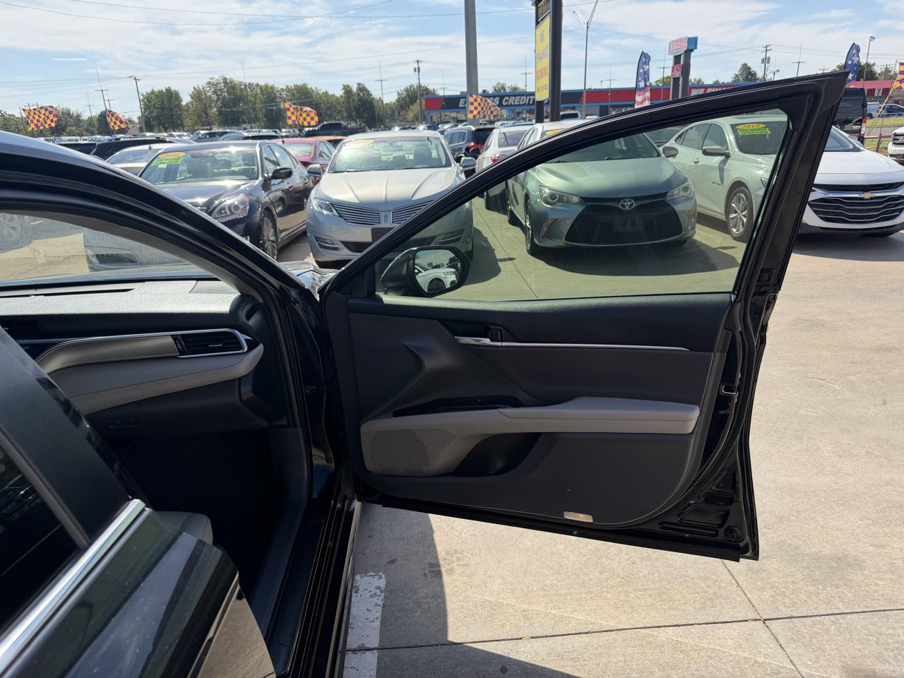 Toyota Camry XLE Auto (Natl) 2018