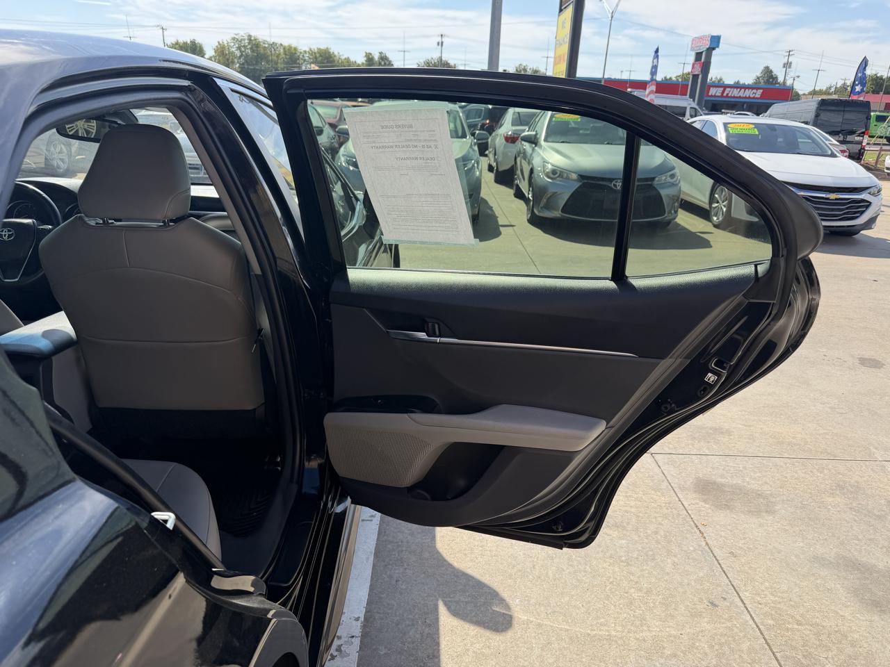Toyota Camry XLE Auto (Natl) 2018