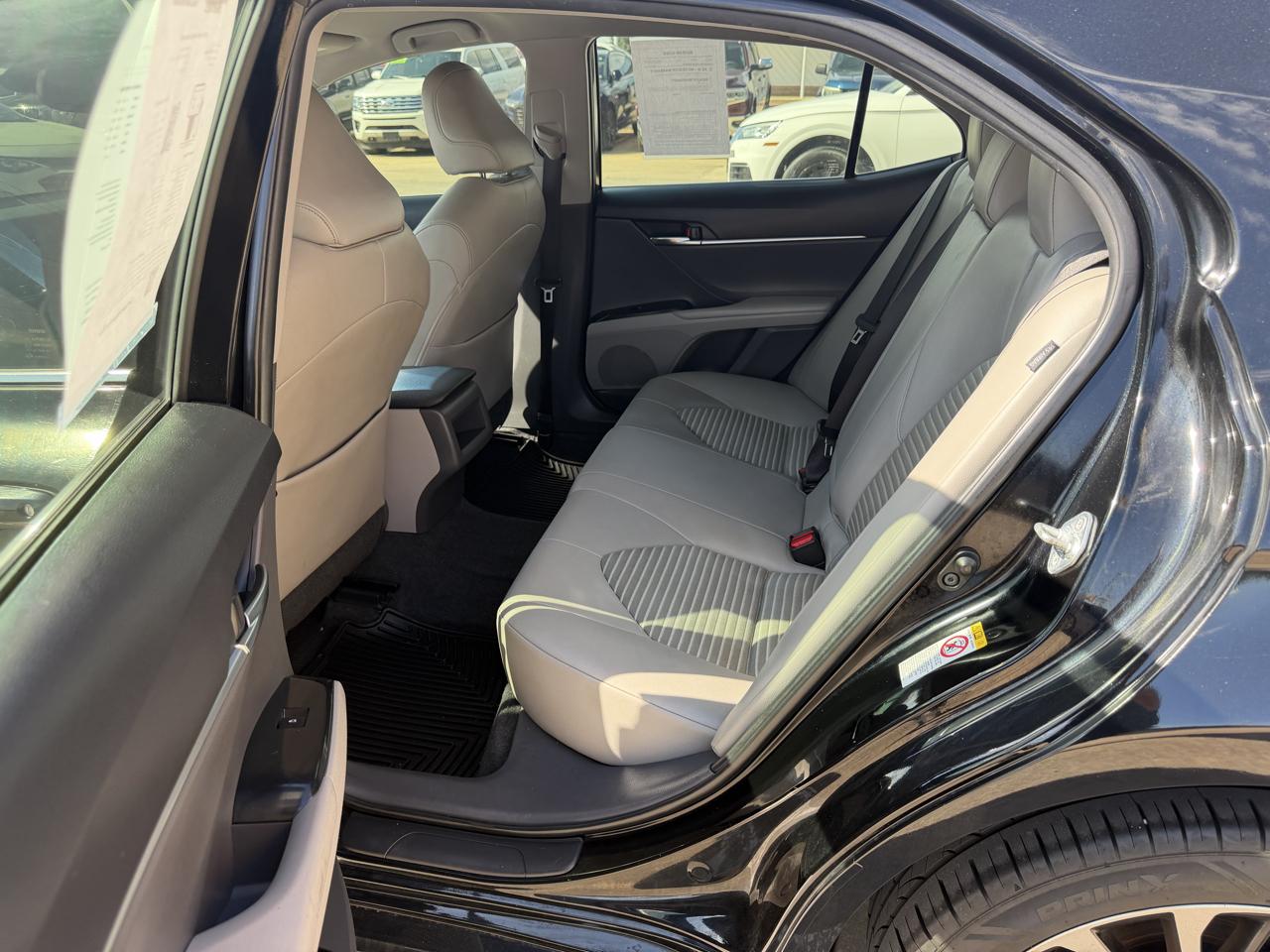 Toyota Camry XLE Auto (Natl) 2018