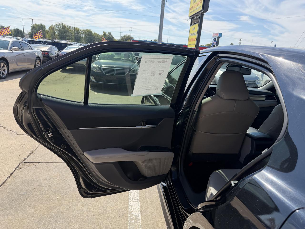 Toyota Camry XLE Auto (Natl) 2018