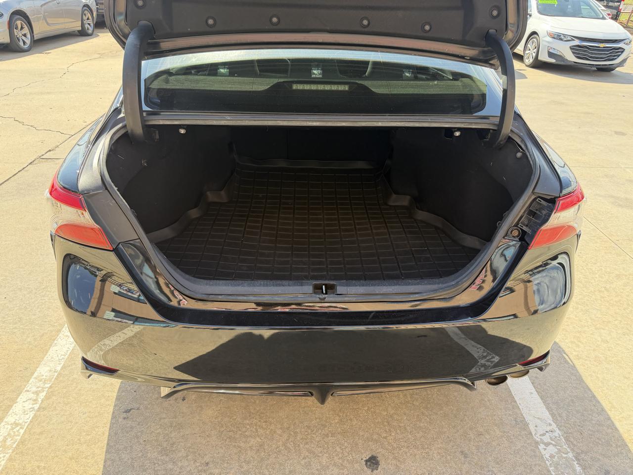 Toyota Camry XLE Auto (Natl) 2018