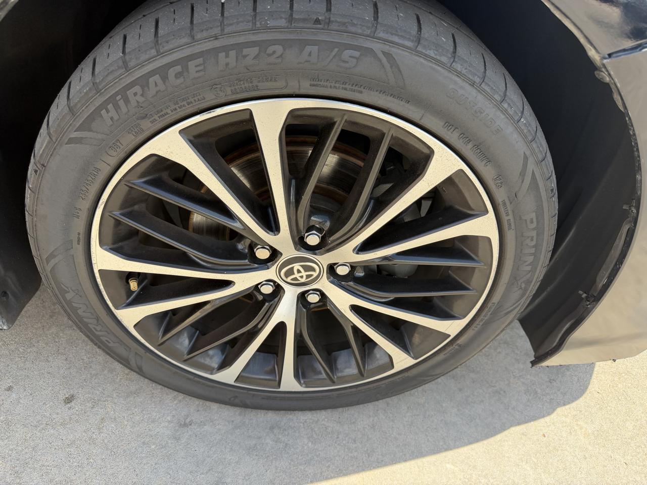 Toyota Camry XLE Auto (Natl) 2018