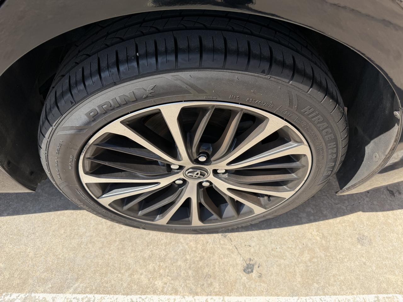 Toyota Camry XLE Auto (Natl) 2018