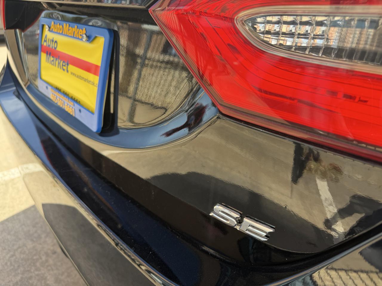 Toyota Camry XLE Auto (Natl) 2018