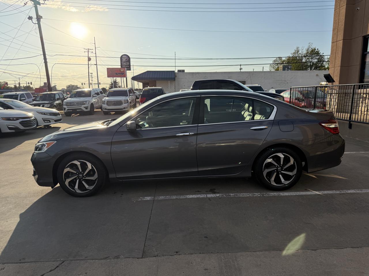 Honda Accord Sedan EX-L CVT w/Navi & Honda Sensing 2017