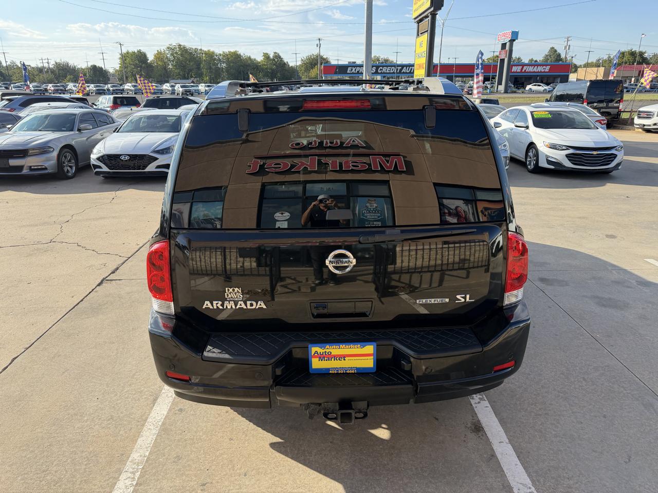 Nissan Armada 2WD 4dr SL 2012