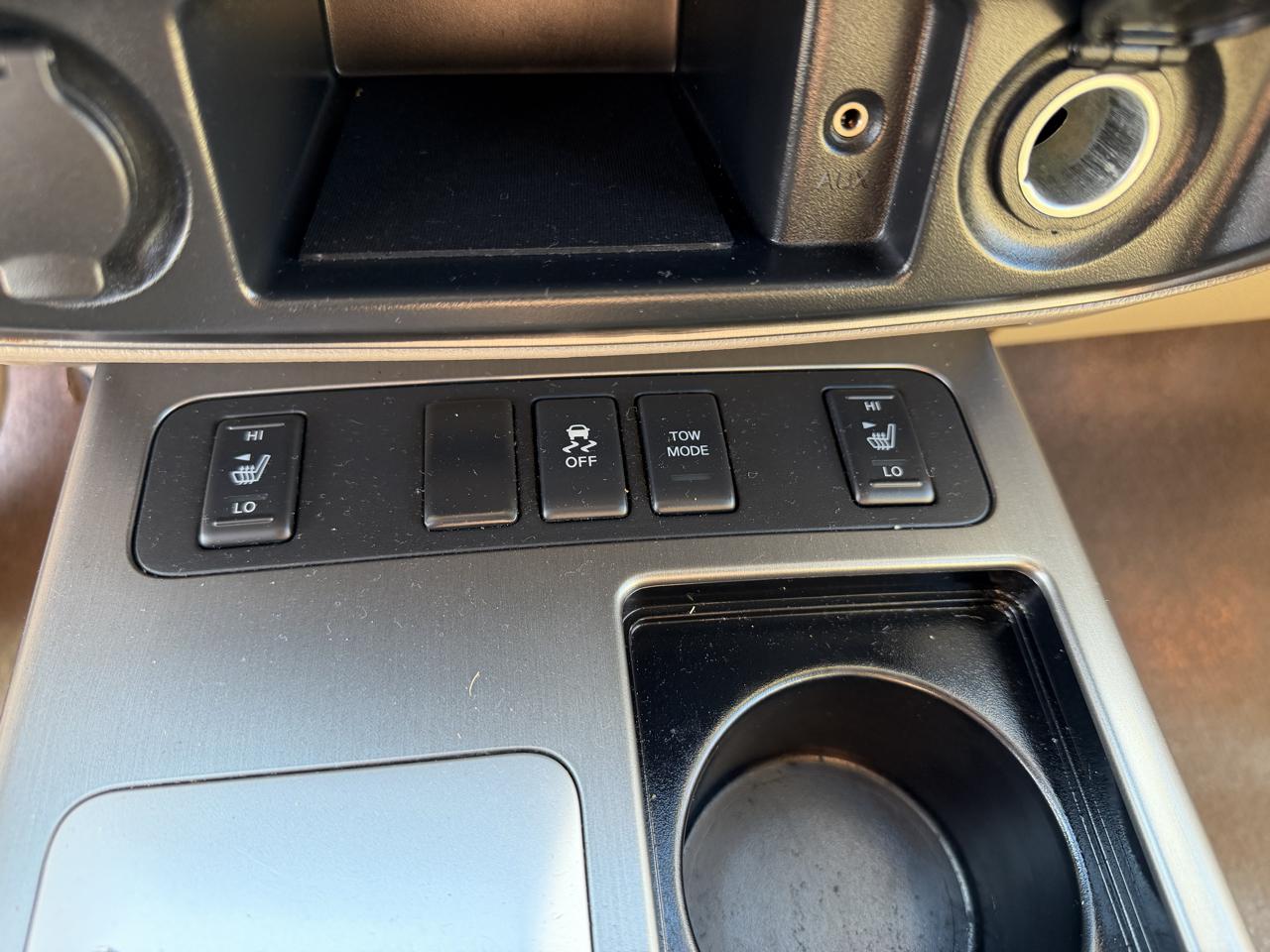 Nissan Armada 2WD 4dr SL 2012
