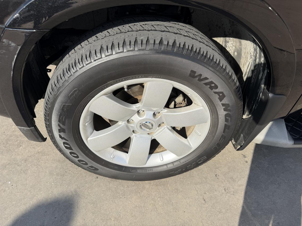 Nissan Armada 2WD 4dr SL 2012