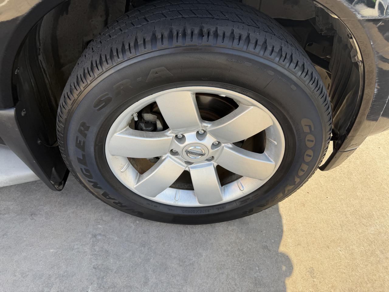 Nissan Armada 2WD 4dr SL 2012