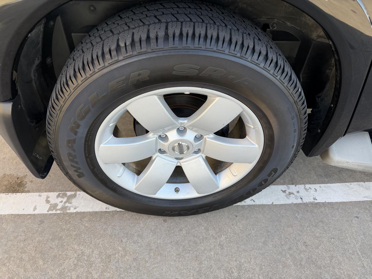 Nissan Armada 2WD 4dr SL 2012