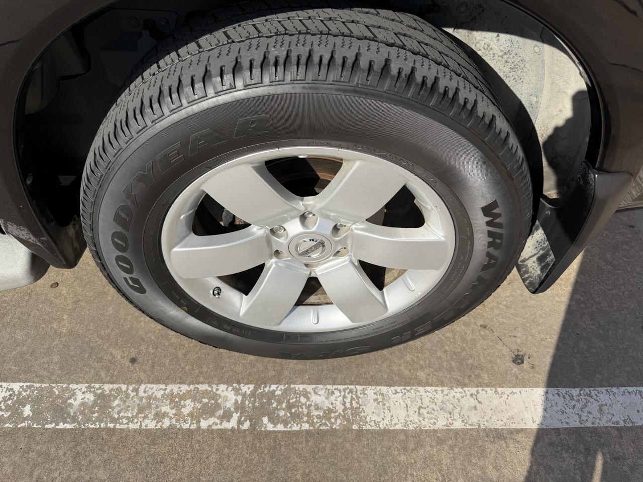 Nissan Armada 2WD 4dr SL 2012