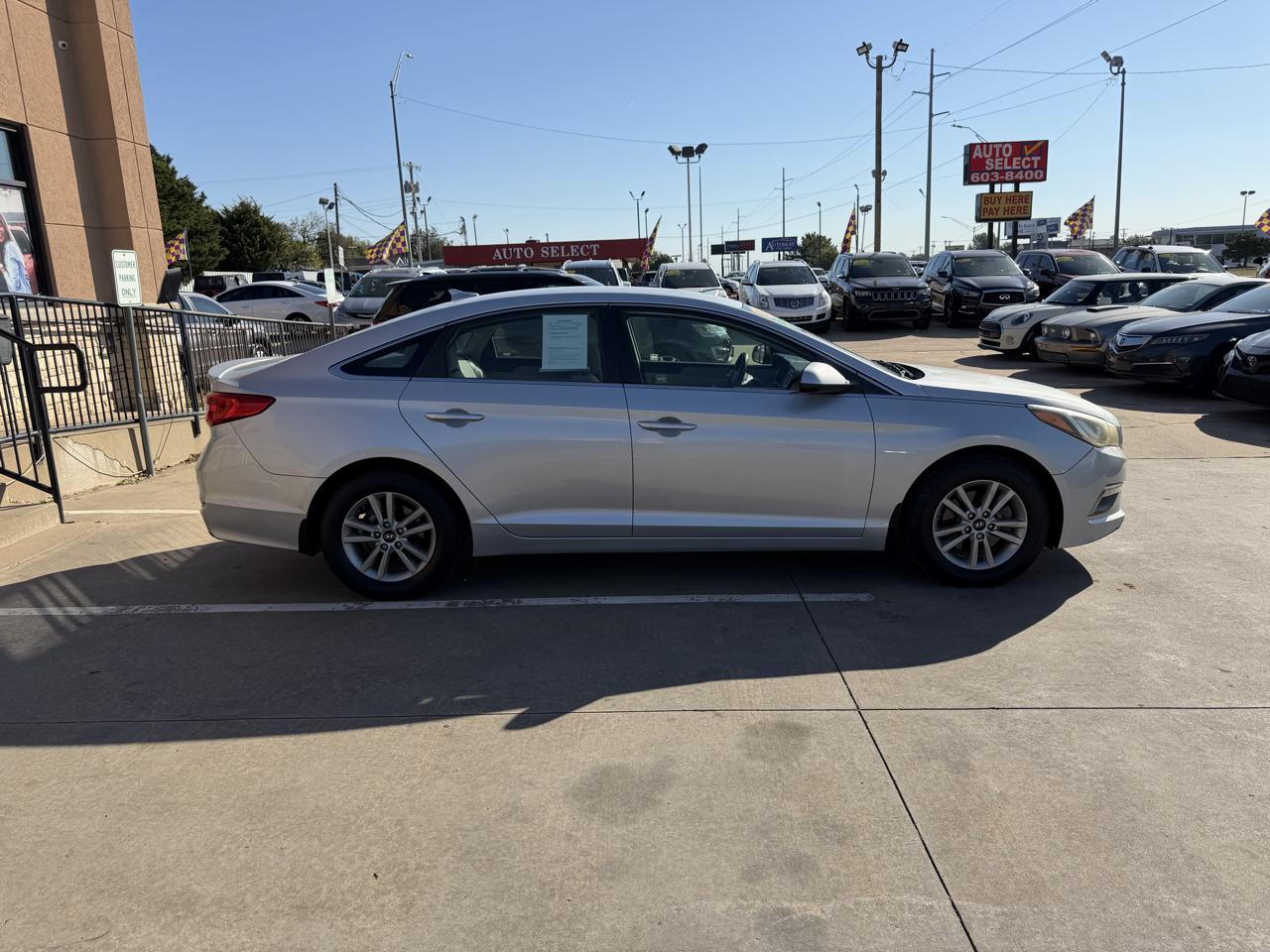 Hyundai Sonata 4dr Sdn 2.4L SE 2015