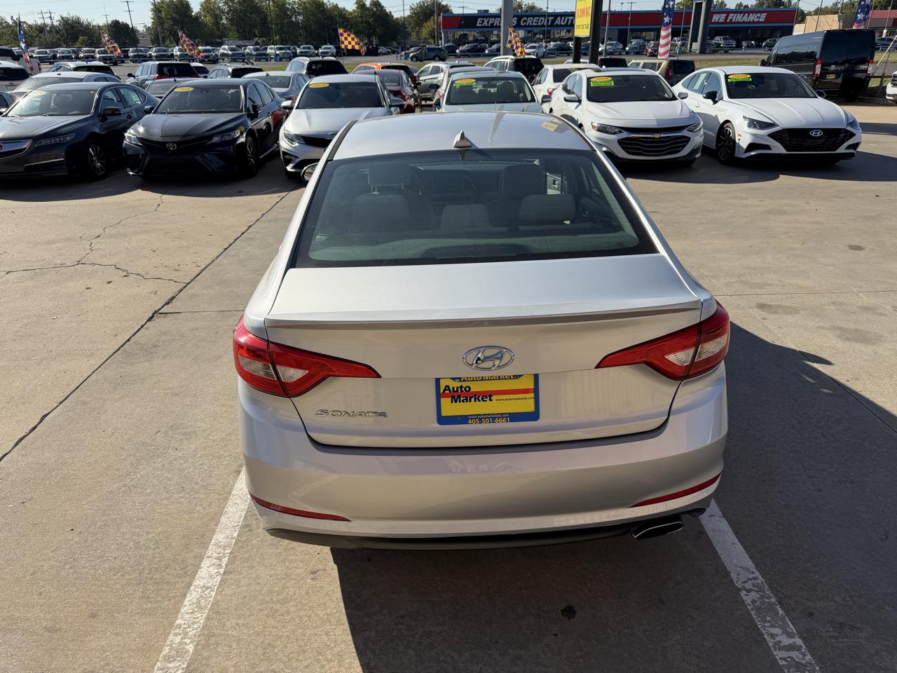 Hyundai Sonata 4dr Sdn 2.4L SE 2015