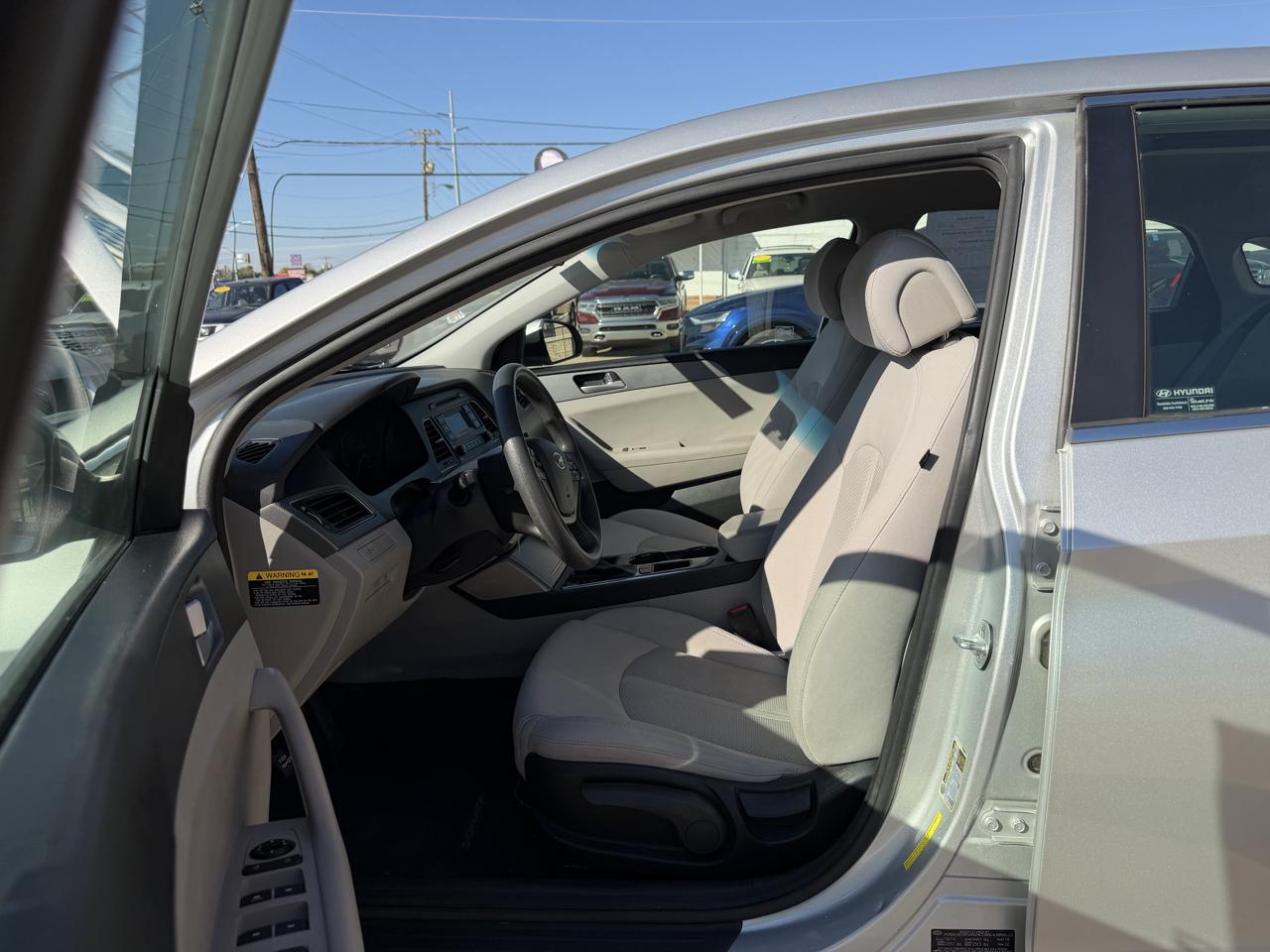 Hyundai Sonata 4dr Sdn 2.4L SE 2015