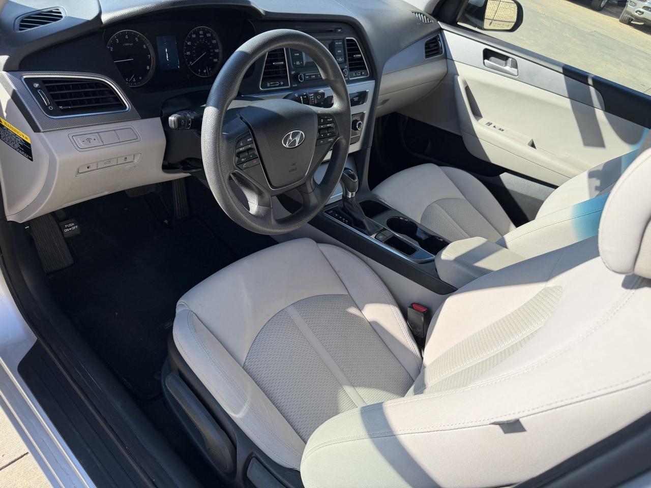 Hyundai Sonata 4dr Sdn 2.4L SE 2015