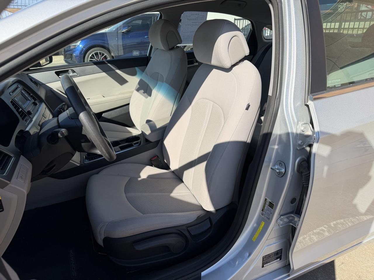 Hyundai Sonata 4dr Sdn 2.4L SE 2015