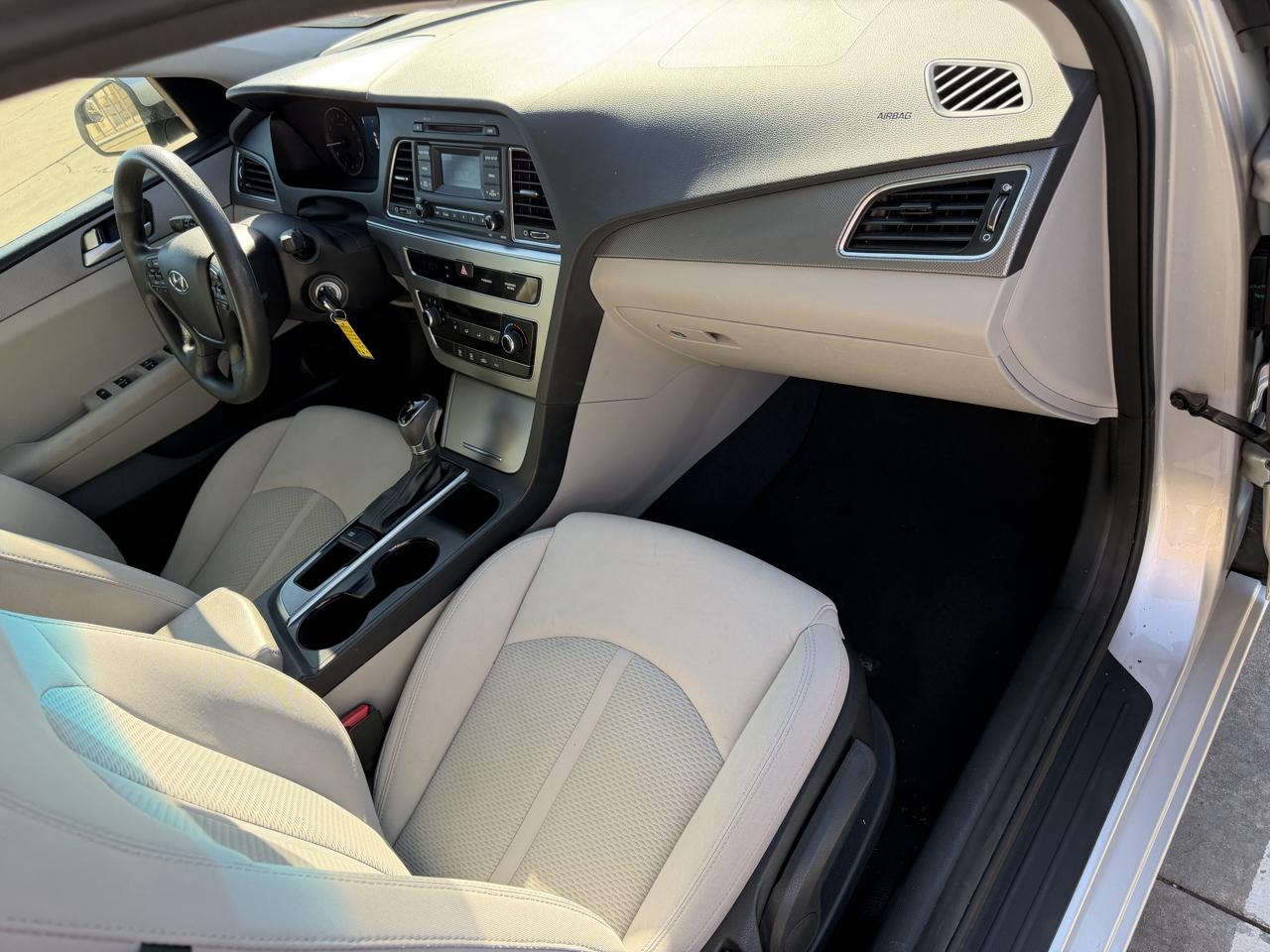 Hyundai Sonata 4dr Sdn 2.4L SE 2015