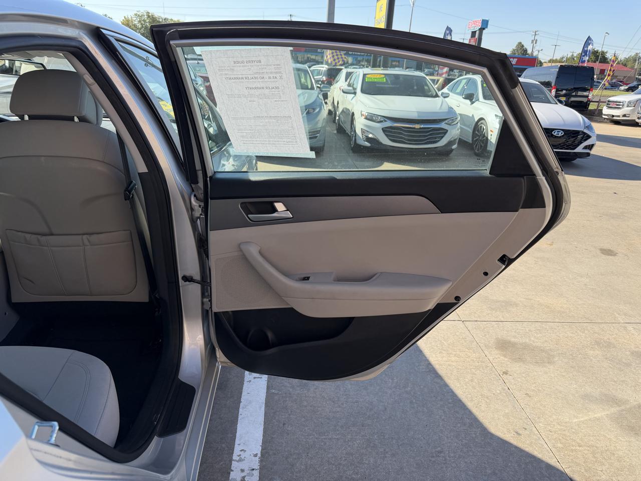 Hyundai Sonata 4dr Sdn 2.4L SE 2015
