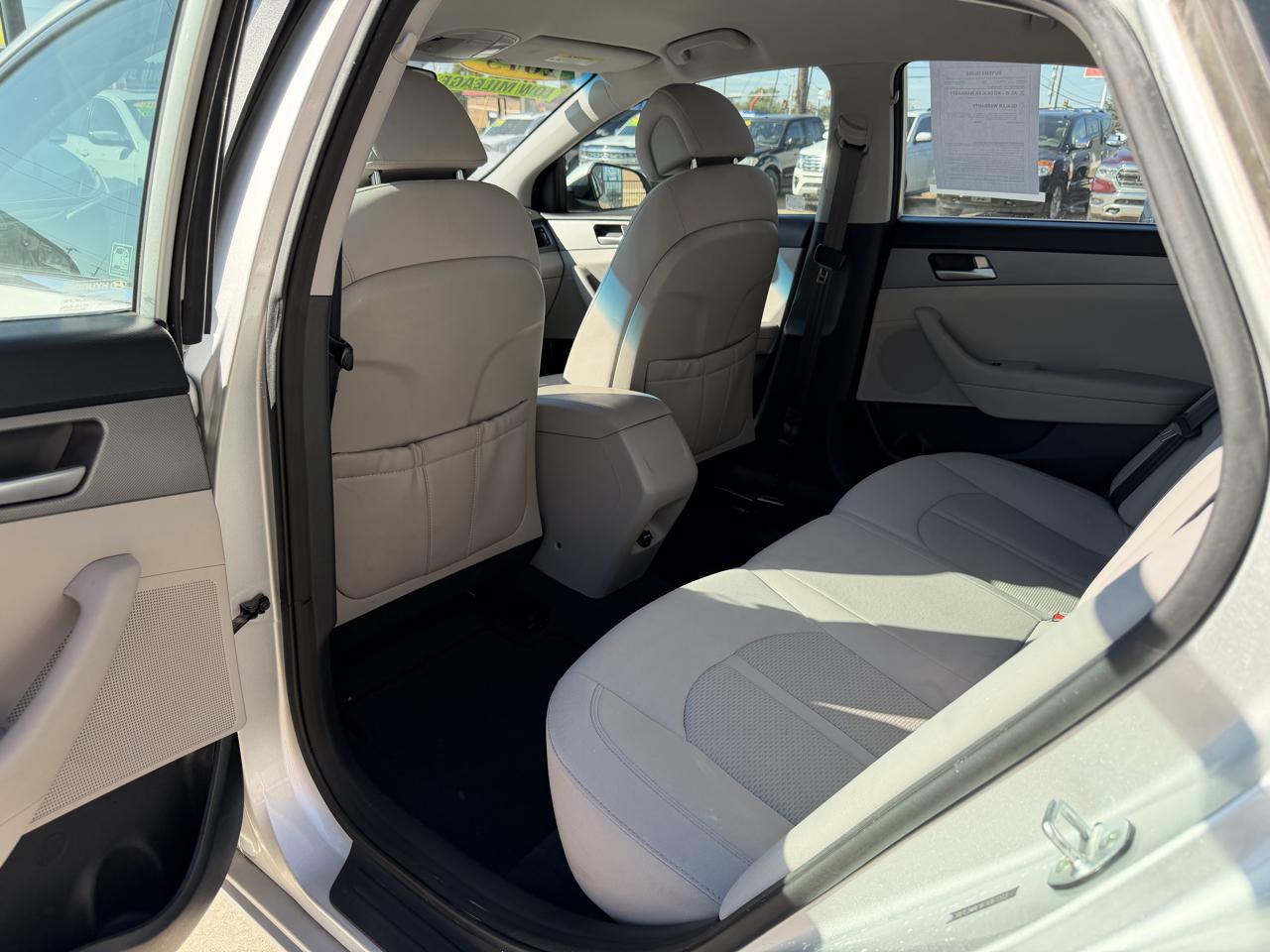 Hyundai Sonata 4dr Sdn 2.4L SE 2015