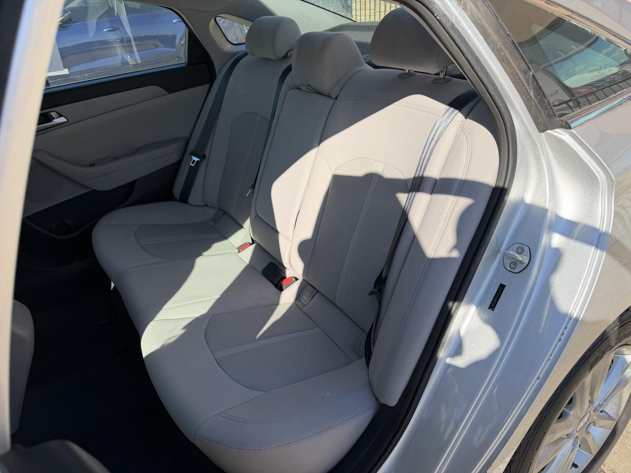 Hyundai Sonata 4dr Sdn 2.4L SE 2015