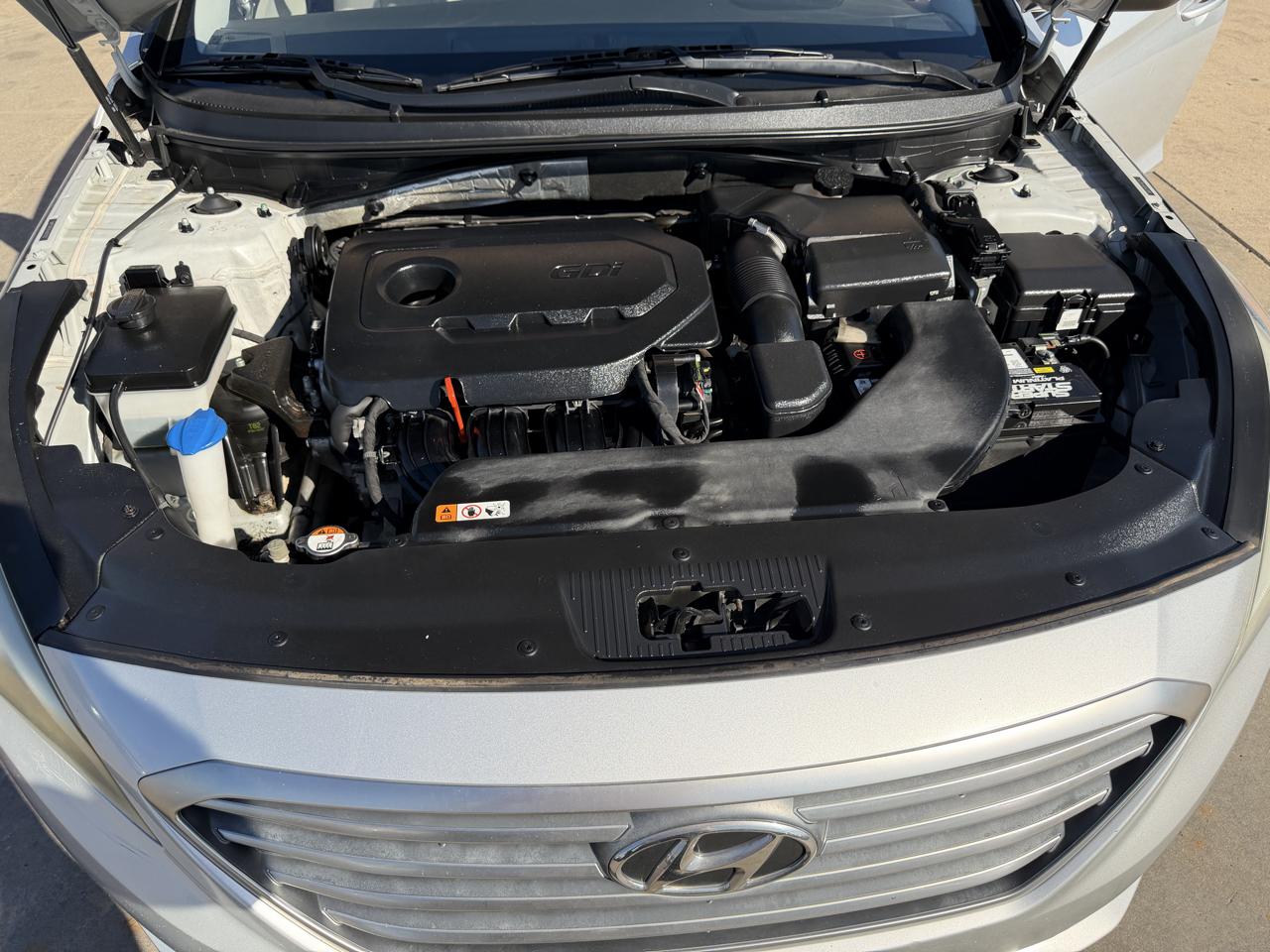 Hyundai Sonata 4dr Sdn 2.4L SE 2015