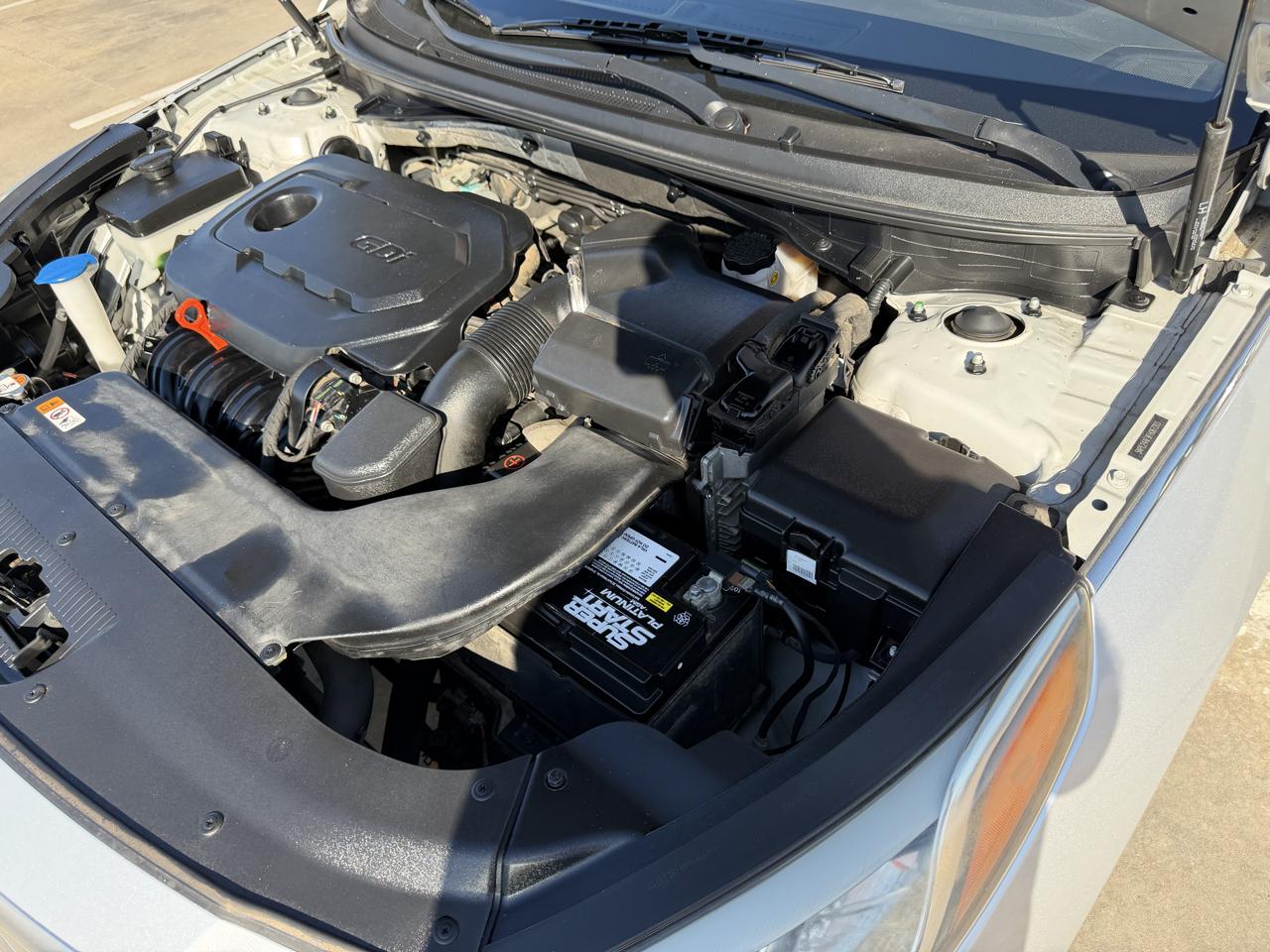 Hyundai Sonata 4dr Sdn 2.4L SE 2015