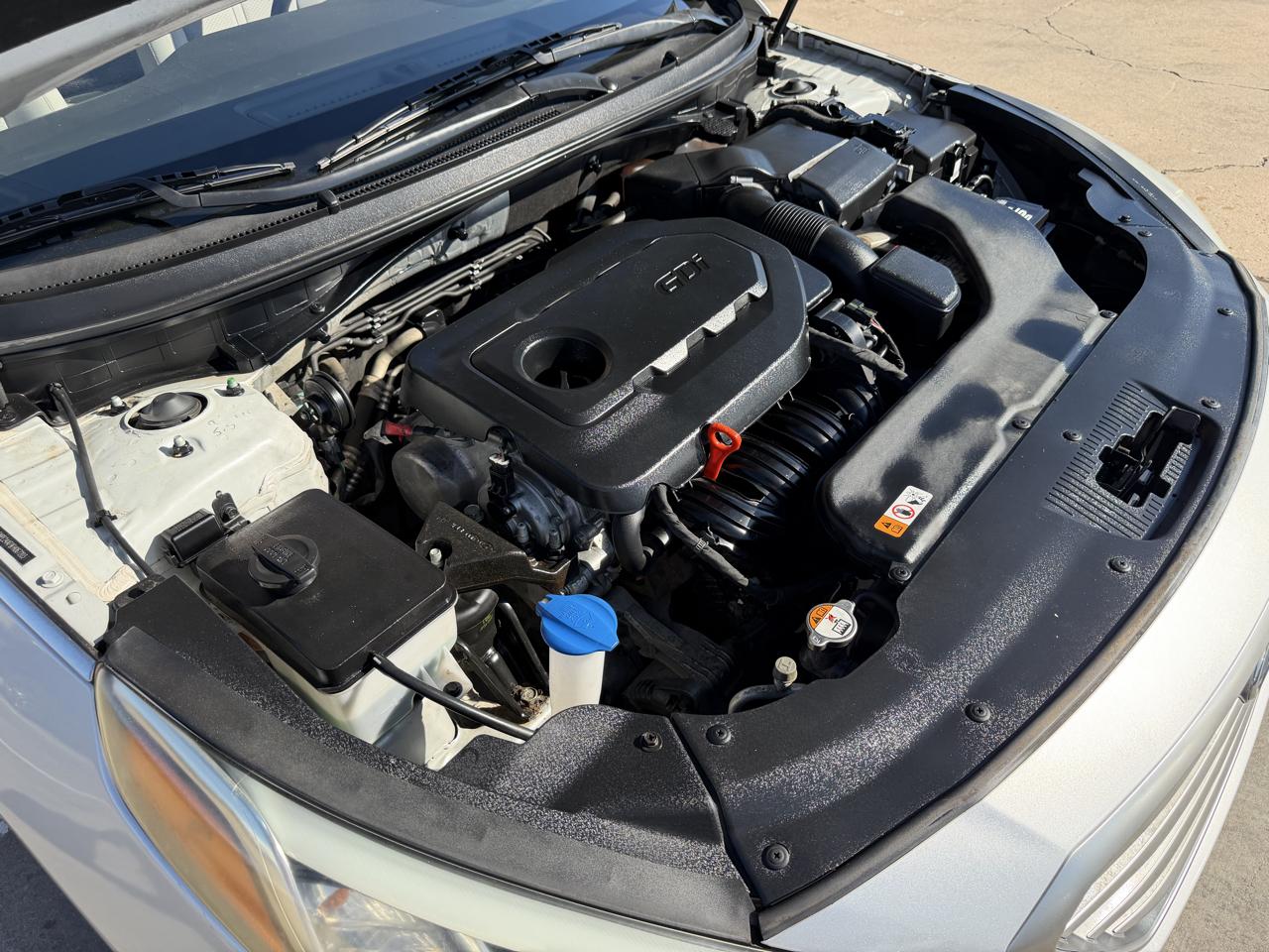 Hyundai Sonata 4dr Sdn 2.4L SE 2015
