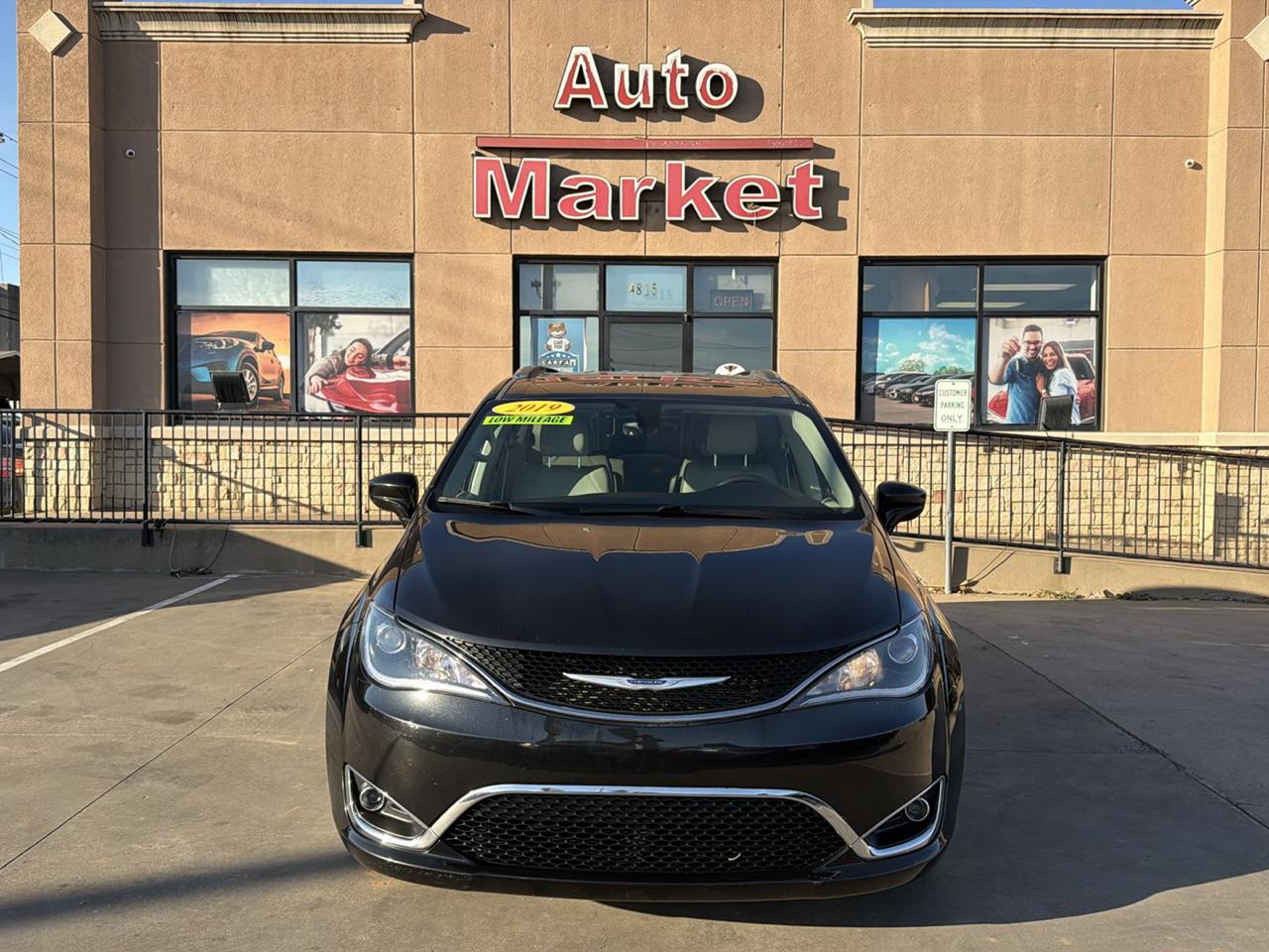 Chrysler Pacifica Touring L FWD 2019