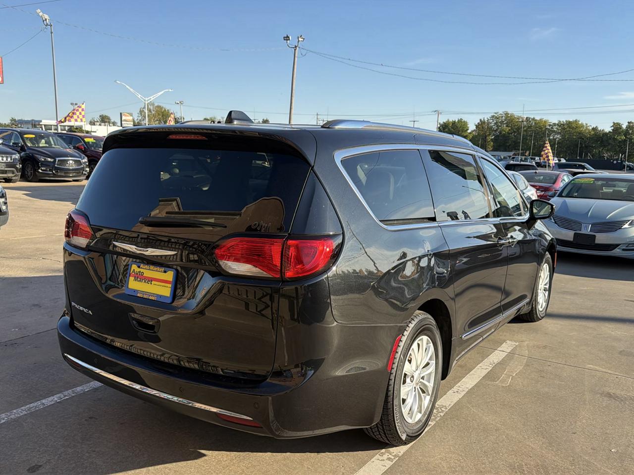 Chrysler Pacifica Touring L FWD 2019