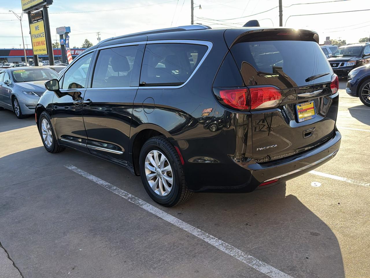 Chrysler Pacifica Touring L FWD 2019