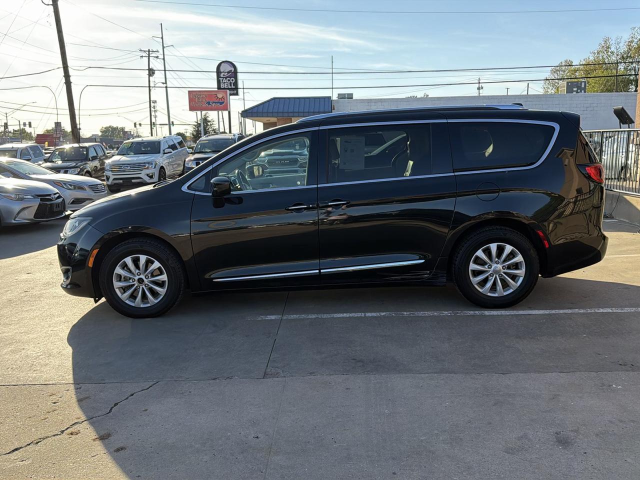 Chrysler Pacifica Touring L FWD 2019